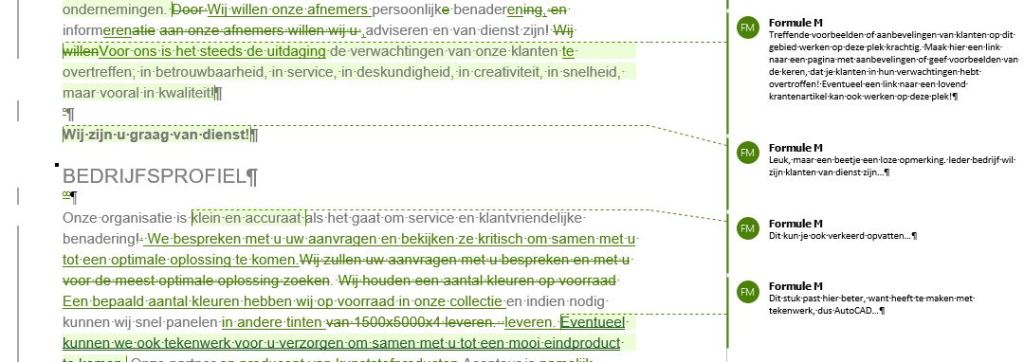 Laat anderen de tekst lezen. Voorbeeld van een tekst met groene teksttoevoegingen, verduidelijking, correcties opmerkingen in de kantlijn.
